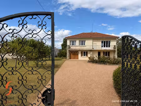 a vendre  maison   4 chambres  véranda  jardin