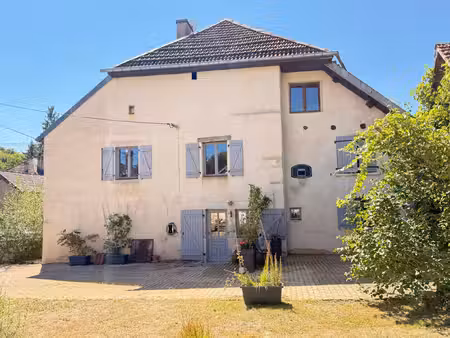 maison ancienne de 1750  5 chambres  dépendance et jardin.