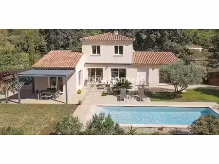 maison avec piscine seillans (83)