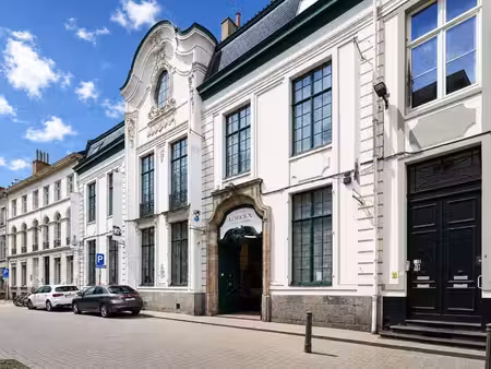 uitzonderlijk 18de-eeuws stadspaleis met een indrukwekken...