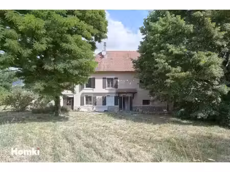 maison de caractère de 153 m² avec 2 hectares de terrain – un véritable havre de paix à ch