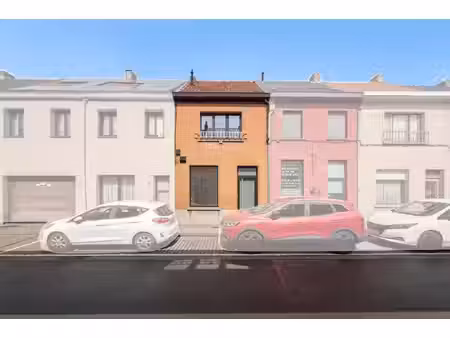 volledige gerenoveerde woning met 2 slaapkamers