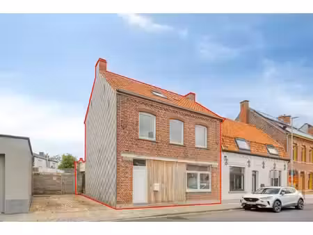 ruime  volledig instapklare woning in het centrum van ledegem