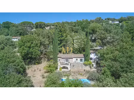 magnifique propriété à rénover avec piscine à menerbes