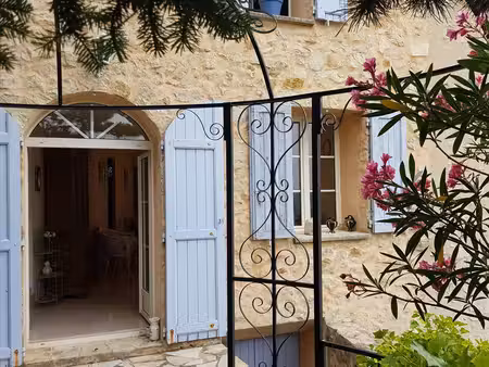 maison de village avec terrasses