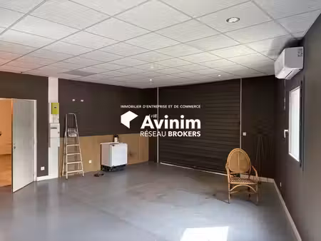 location entrepôt aix-en-provence 13290 215m²