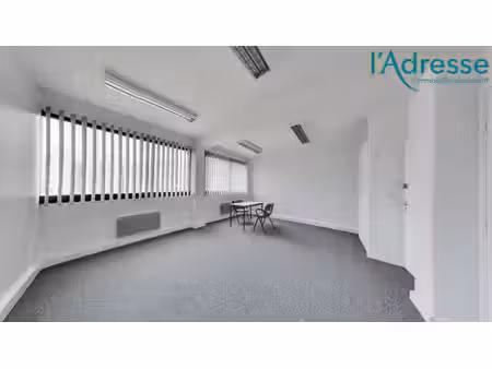 vente bureaux 8 pièces  200.38m²  noisy