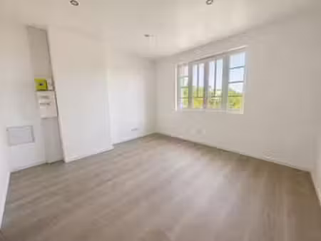 vente appartement 2 pièces à saintes (17100) : à vendre 2 pièces / 36m² saintes