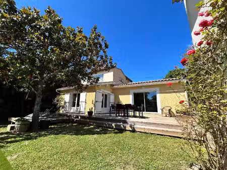 villa dans un quartier résidentiel recherché
