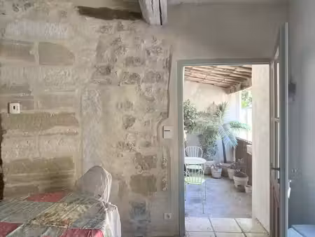charmante maison de village avec terrasse et garage à 3 km d' uzès.
