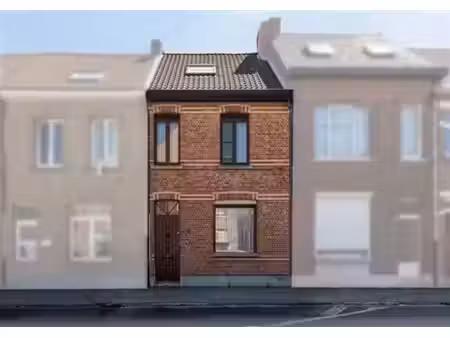 huis te koop in zwijndrecht met 3 slaapkamers