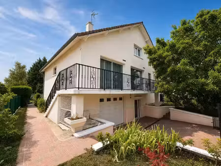 vente maison 8 pièces 223 m2 à chambly
