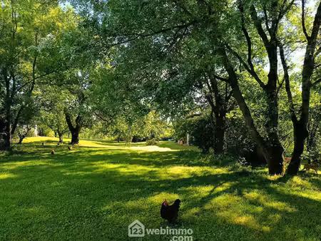propriété d'exception avec lac et prairies sur près de 8ha.