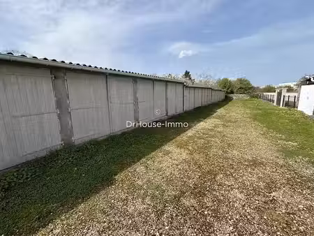 location parking 15 m² à poitiers (86000)  60 €
