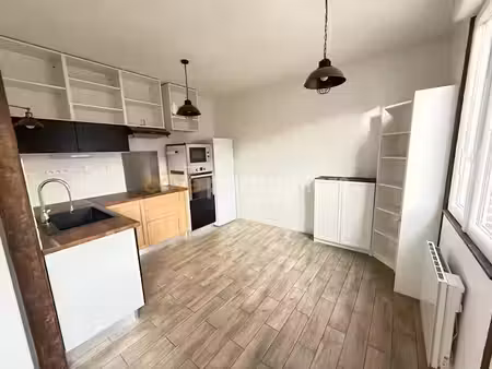location maison 3 pièces 52 m² à evreux (27000)  690 €