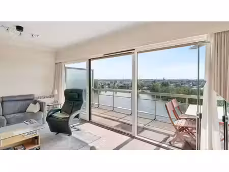 appartement te koop in knokke-heist met 2 slaapkamers