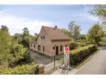 huis te koop in brasschaat met 2 slaapkamers