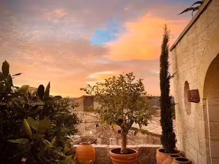 uzès  maison de charme avec terrasse et solarium