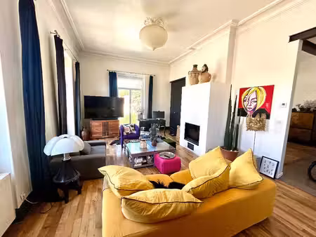 appartement bourgeois avec terrasse et parking