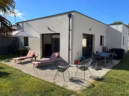 villa de plain-pied de 77 m² avec jardin et garage