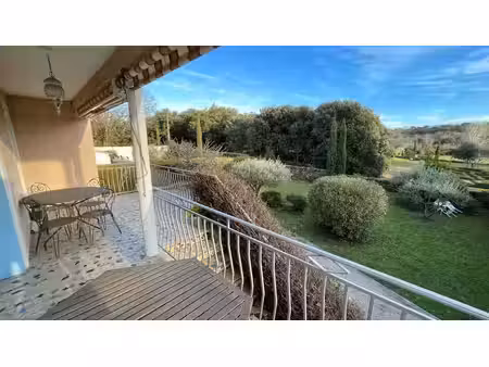 maison lumineuse de 153 m² avec grand garage et terrain piscinab