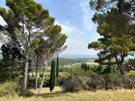 terrain constructible de 2576 m2