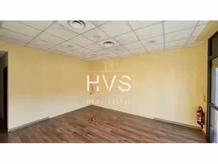 location local commercial 79m² aix en provence 90ème