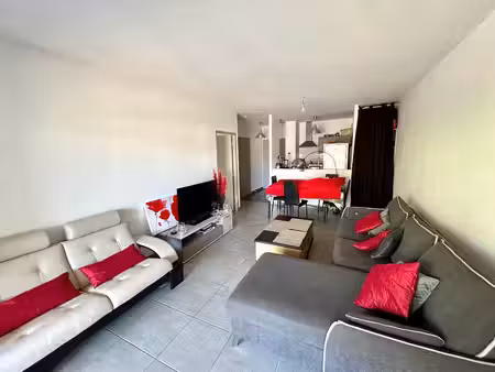 appartement t2 avec grande terrasse et place de parking
