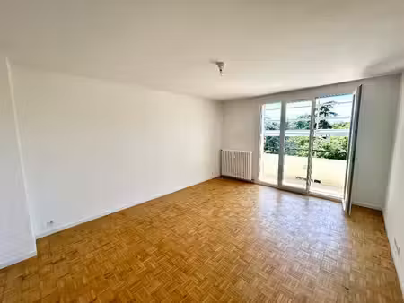 appartement t3 avec balcon et cave