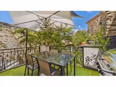 maison de ville en pierre 140 m² avec cour intimiste  terrasse 26 m² et stationnement...