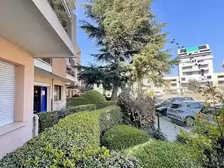 vente locaux professionnels 4 pièces 78.31 m² à annecy (74000)  270 000 €