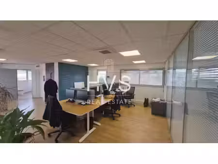location local professionnel 142m² aix en provence 13290