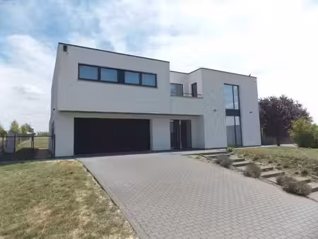 magnifique villa contemporaine 5 ch. avec jardin et garage