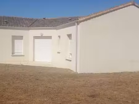 location maison à vouillé (79230) : à louer / 91m² vouillé