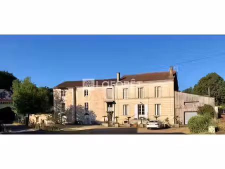 maison de caractère  ancienne minoterie  atelier d'artiste et dépendances.