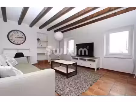 appartement t3 rénové de 65m2 avec parking extérieur!
