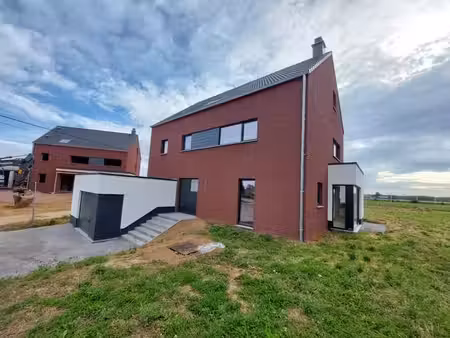 maison 4 facades avec superbe vue degagee