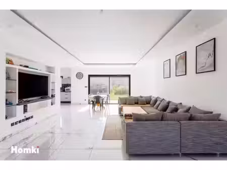 maison contemporaine de 140 m2 sur terrain de 866 m2