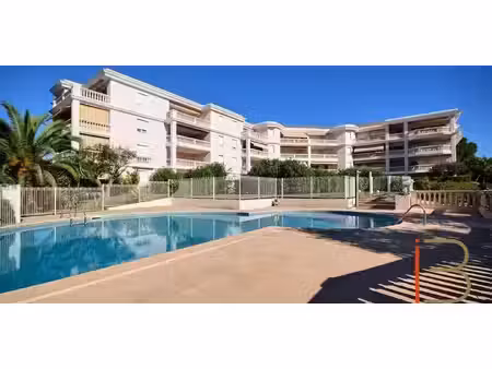 appartement avec terrasse et piscine saint-raphael (83)