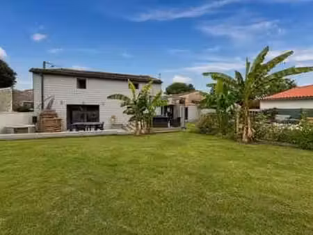 vente maison à saintes (17100) : à vendre / 150m² saintes