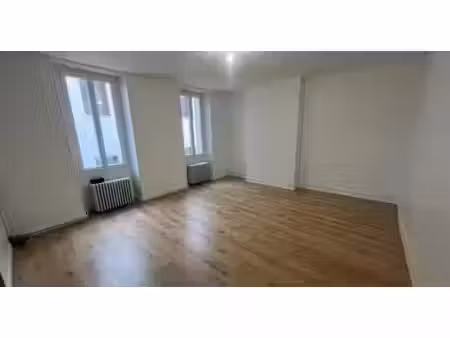 location appartement 3 pièces à blaye (33390)  756 €