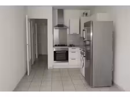 location appartement 2 pièces 36 m² à frejus (83600)  794 €