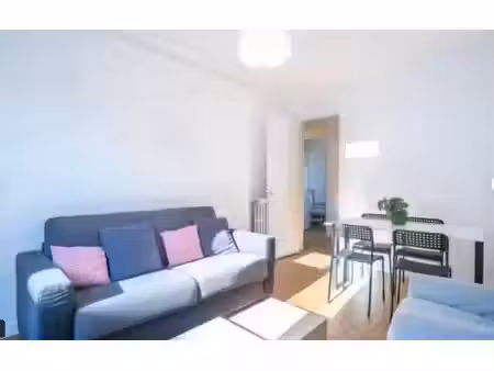 location meublée appartement 1 pièce 43 m² à pantin (93500)  1 000 €