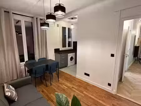 location meublée appartement 2 pièces 36 m² à courbevoie (92400)  1 300 €