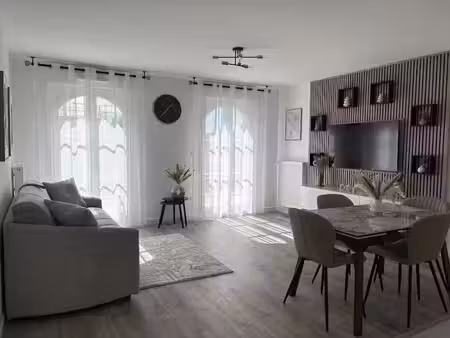 location meublée appartement 2 pièces 45 m² à serris (77700)  1 700 €