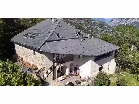 maison avec jardin et terrasse chateauroux-les-alpes (05)