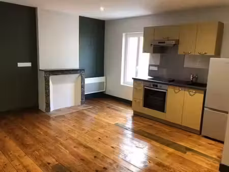 location appartement 1 pièce 30 m² à sainte-maure-de-touraine (37800)  450 €