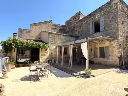 très belle maison de village t5 avec grand garage et 100 m2