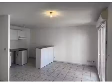 location appartement 2 pièces 40 m² à carcassonne (11000)  530 €
