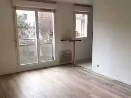 location appartement 2 pièces 42 m² à saint-denis (93200)  950 €